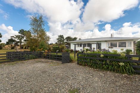 Photo of property in 881 Cowper Road, Dannevirke, 4976