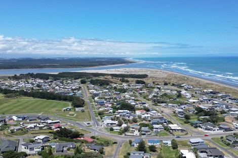 Photo of property in 7 Ocean Beach Street, Foxton Beach, Foxton, 4815