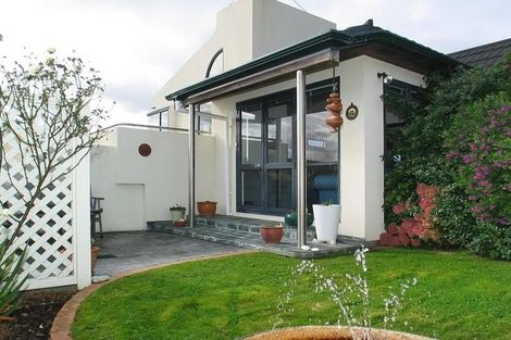 Photo of property in 31 The Crowsnest, Whitby, Porirua, 5024
