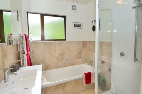 Photo of property in 72 Jeffs Road, Dairy Flat, Albany, 0794