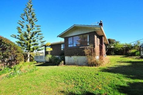 Photo of property in 65 Totaravale Drive, Totara Vale, Auckland, 0629