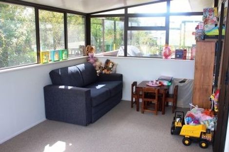 Photo of property in 2/32 Price Crescent, Mount Wellington, Auckland, 1060