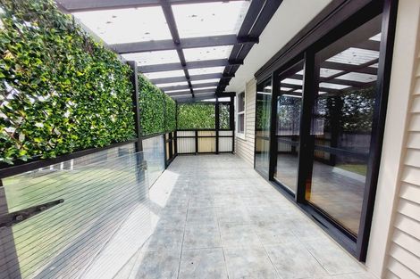 Photo of property in 50 Convair Crescent, Mangere, Auckland, 2022