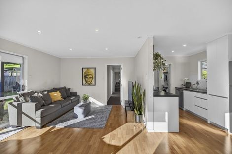 Photo of property in 21 Heaphy Street, Westown, New Plymouth, 4310