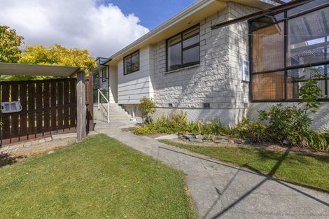 Photo of property in 14 Saint Cuthbert Place, Omarama, 9412