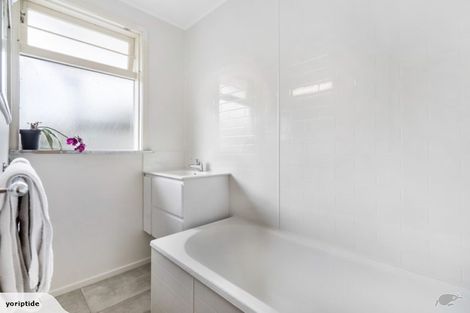 Photo of property in 115 Wallace Road, Mangere Bridge, Auckland, 2022