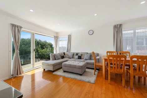 Photo of property in 77 Macleans Road, Bucklands Beach, Auckland, 2014