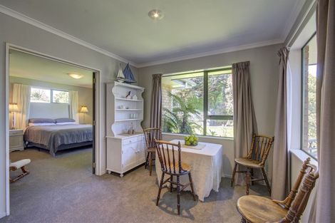 Photo of property in 7 Mckenzie Place, Waikuku Beach, 7402