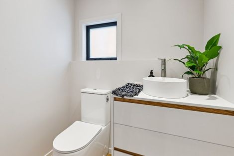 Photo of property in 365b Karori Road, Karori, Wellington, 6012