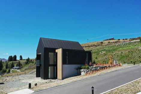 Photo of property in 16 Station Bay Rise, Lake Tekapo, 7999