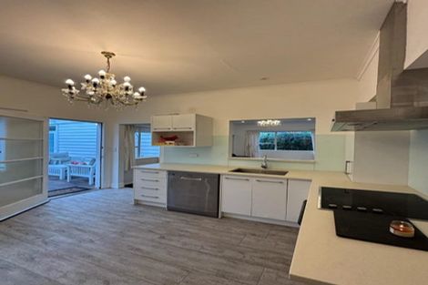 Photo of property in 24 Princes Street, Northcote Point, Auckland, 0627