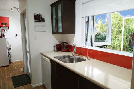 Photo of property in 1 Blenheim Street, Glenfield, Auckland, 0629