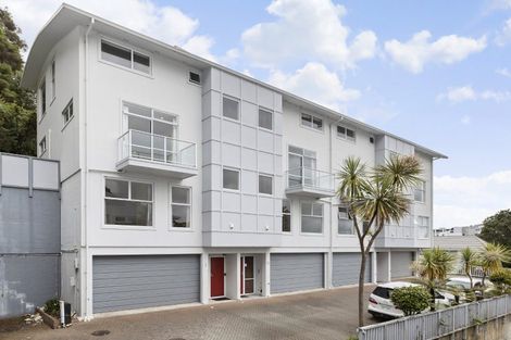 Photo of property in Fernhill Flats, 9/324 The Terrace, Te Aro, Wellington, 6011