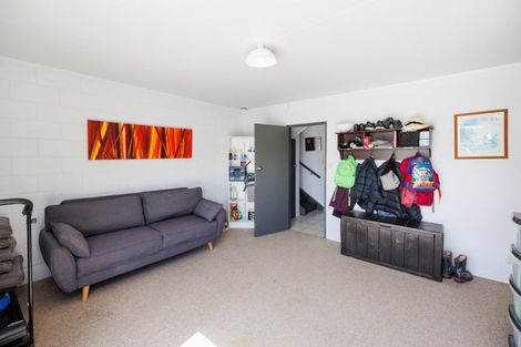Photo of property in 16 Dunk Place, Milson, Palmerston North, 4414