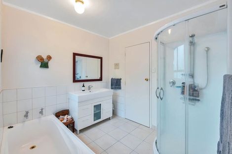 Photo of property in 36b Verbena Road, Birkdale, Auckland, 0626