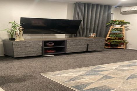 Photo of property in 33 Roundel Crescent, Whenuapai, Auckland, 0618
