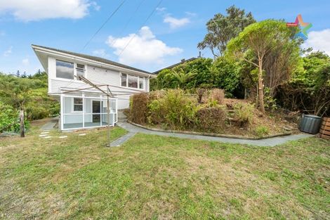 Photo of property in 79 Miromiro Road, Normandale, Lower Hutt, 5010
