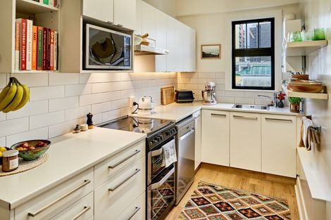 Photo of property in 4/24 Elizabeth Street, Mount Victoria, Wellington, 6011