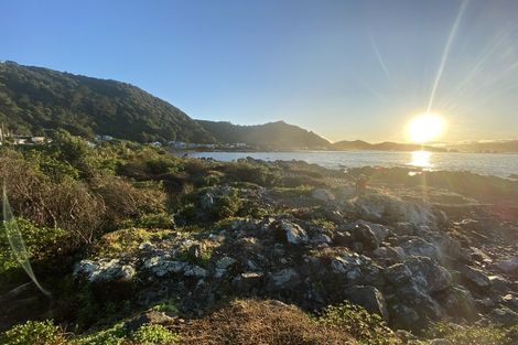 Photo of property in 168 Breaker Bay Road, Breaker Bay, Wellington, 6022