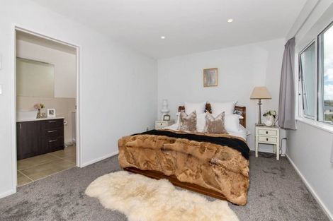 Photo of property in 85 Bordeaux Parade, Te Atatu South, Auckland, 0610