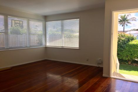 Photo of property in 71 Roberton Road, Avondale, Auckland, 1026