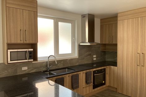 Photo of property in 54a Vandeleur Avenue, Birkdale, Auckland, 0626