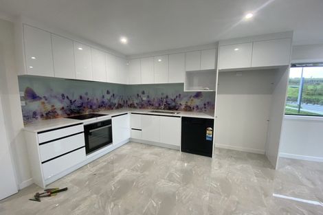 Photo of property in 23 Mcwhirters Farm Lane, Massey, Auckland, 0614