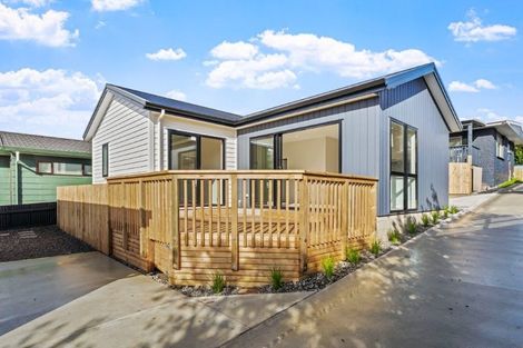 Photo of property in 19b Red Beach Road, Red Beach, 0932