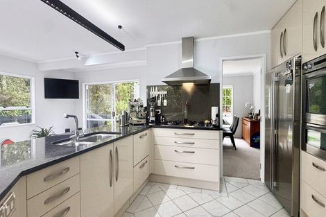 Photo of property in 19 Ravenstone Place, Chatswood, Auckland, 0626