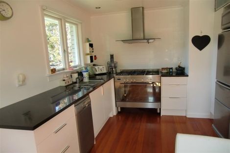 Photo of property in 50 Victoria Road, New Plymouth, 4310