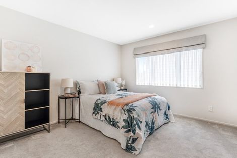 Photo of property in 10 Hedge Row, Sunnyhills, Auckland, 2010