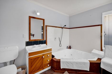 Photo of property in 11 Elder Grove, Whalers Gate, New Plymouth, 4310