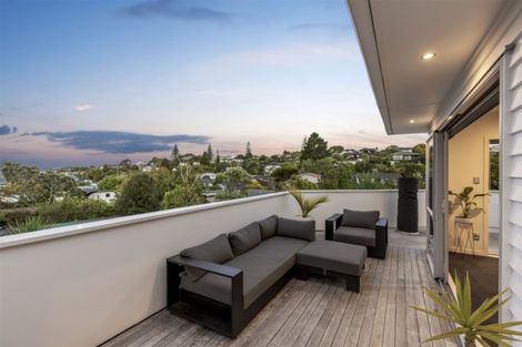 Photo of property in 44 Matipo Road, Mairangi Bay, Auckland, 0630