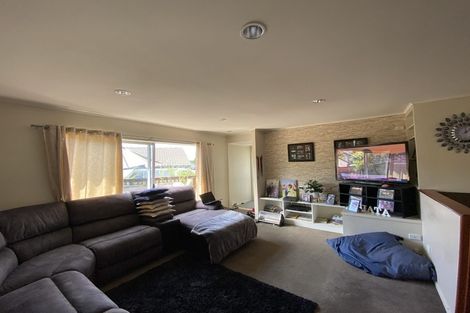 Photo of property in 33a Cedar Heights Avenue, Massey, Auckland, 0614