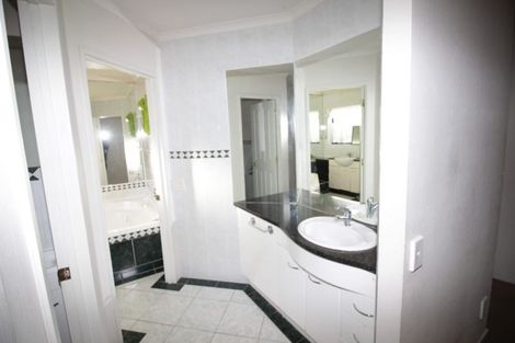 Photo of property in 1 Beragh Place, East Tamaki, Auckland, 2016