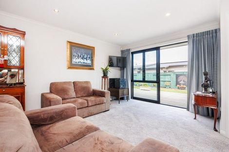 Photo of property in 54 Rosalie Terrace, Kelvin Grove, Palmerston North, 4414