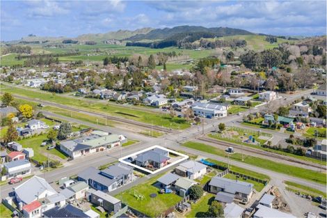 Photo of property in 37 Higginson Street, Otane, 4202