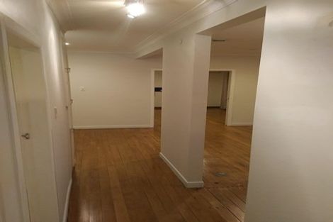 Photo of property in 28 Coles Crescent, Papakura, 2110