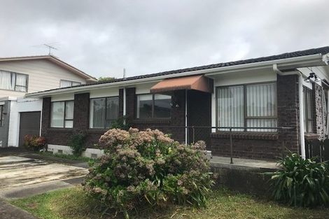 Photo of property in 45a Kurnell Drive, Botany Downs, Auckland, 2010