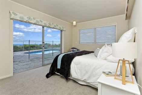 Photo of property in 1/134 Arran Road, Browns Bay, Auckland, 0630