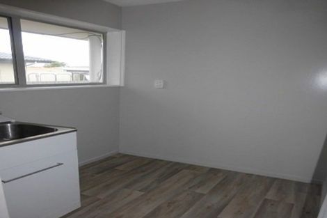 Photo of property in 60 Denise Crescent, Hornby, Christchurch, 8042