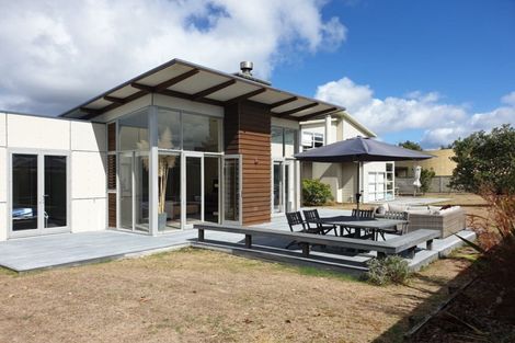Photo of property in 146 Sands Crescent, Matarangi, Whitianga, 3592