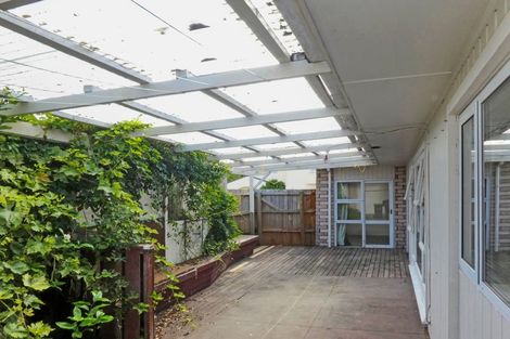 Photo of property in 8 Clonbern Place, Upper Riccarton, Christchurch, 8041