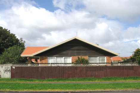 Photo of property in 2/96 Metcalfe Road, Ranui, Auckland, 0612