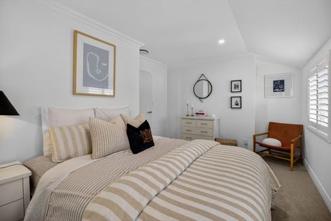 Photo of property in 27 St Michaels Avenue, Point Chevalier, Auckland, 1022