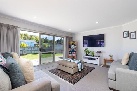 Photo of property in 10 Sunstone Crescent, Brown Owl, Upper Hutt, 5018