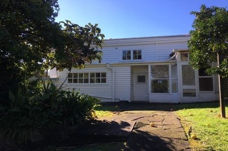 Photo of property in 17 Awaroa Road, Sunnyvale, Auckland, 0612