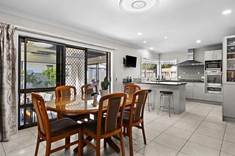 Photo of property in 28a Howard Road, Taradale, Napier, 4112