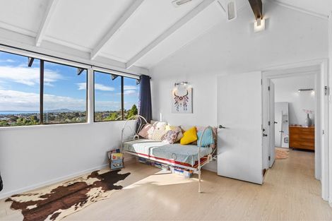 Photo of property in 1/813 East Coast Road, Northcross, Auckland, 0630