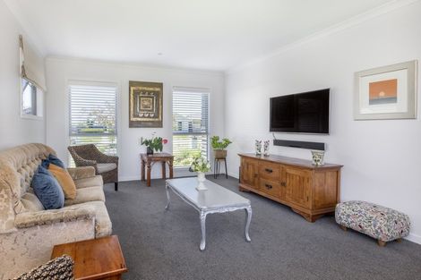 Photo of property in 44 Whakatomo Place, Havelock North, 4130